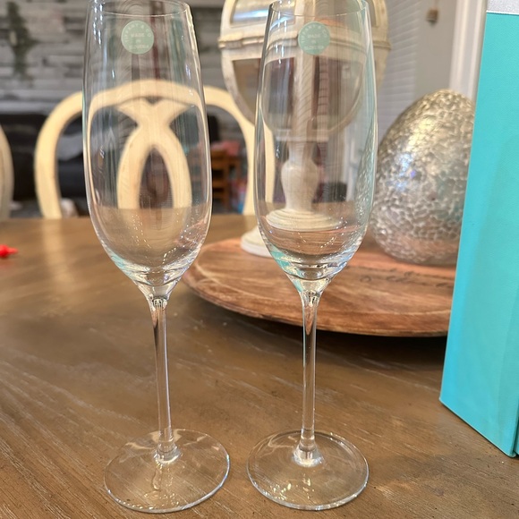 Tiffany & Co. Crystal champagne flutes with White Ribbon and Box - Picture 8 of 12